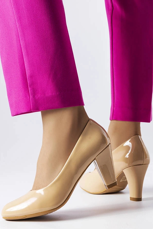 Escarpins en cuir verni beige Burkett