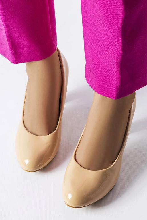 Escarpins en cuir verni beige Burkett