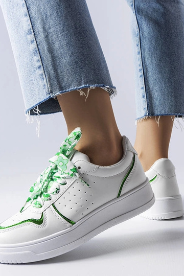 Baskets blanches nouées avec ruban Pryor 2