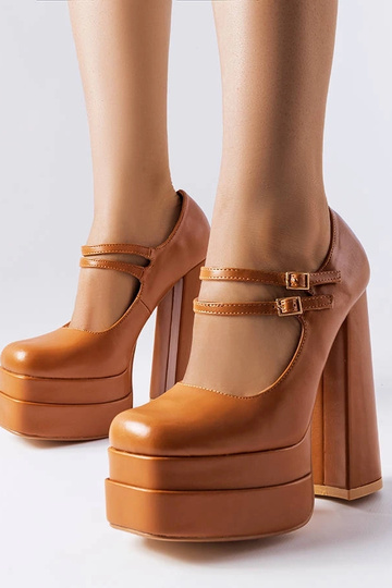 Escarpins à talons hauts...