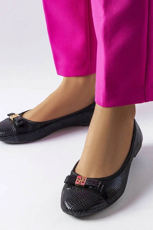 Ballerines élégantes noires avec nœud... Ballerines élégantes noires avec nœud...