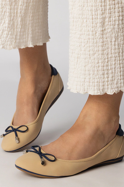 Chaussures sable ornées d'un nœud, «...