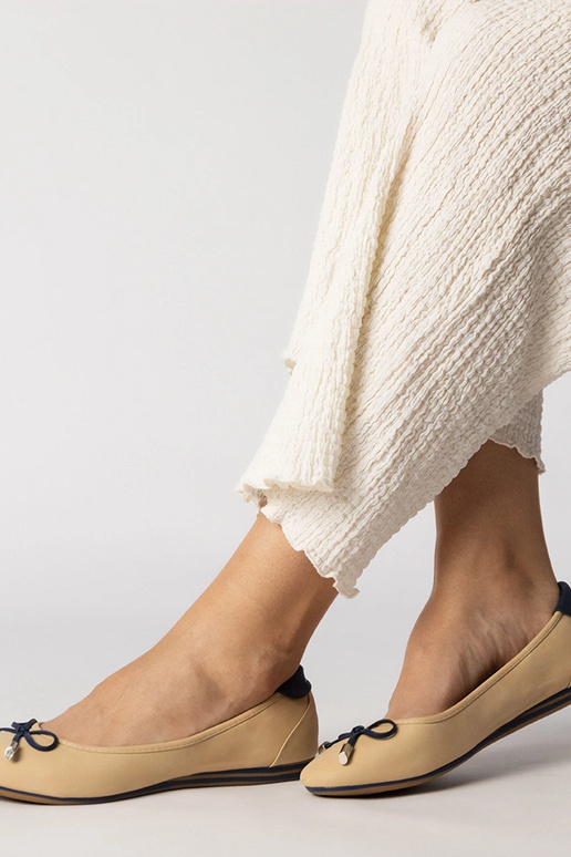 Chaussures sable ornées d'un nœud, «...