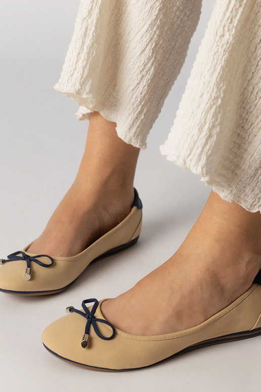 Chaussures sable ornées d'un nœud, «...