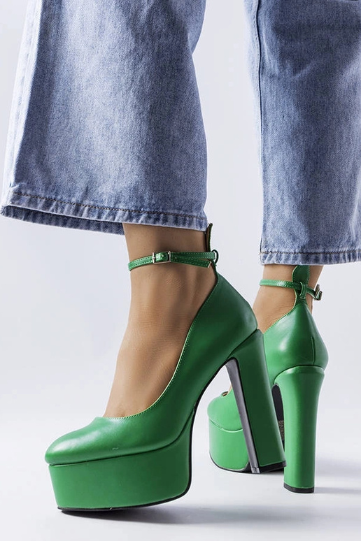 Escarpins à talons hauts verts de Hervé Escarpins à talons hauts verts de Hervé