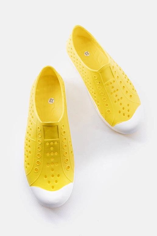 Tongs de piscine jaunes pour enfants...