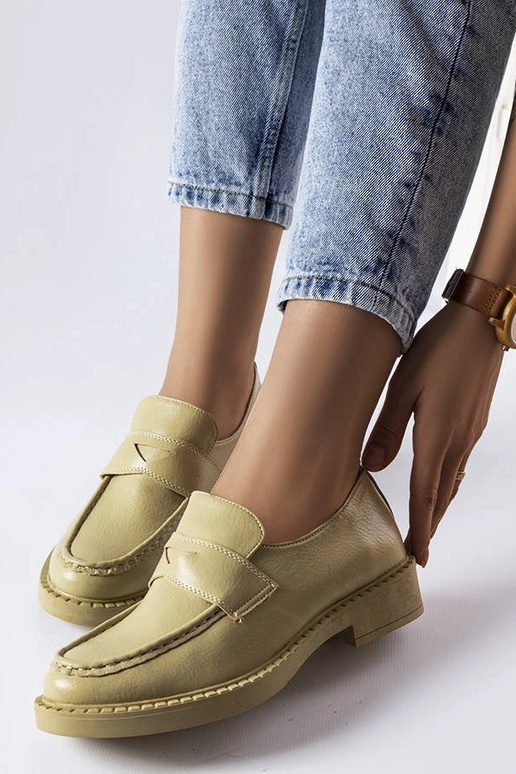 Mocassins élégants en cuir vert à... Mocassins élégants en cuir vert à...