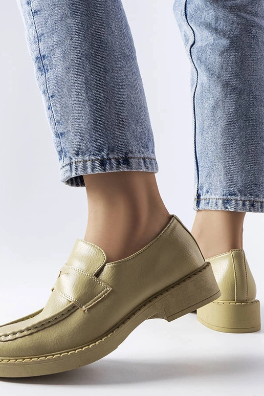 Mocassins élégants en cuir vert à... Mocassins élégants en cuir vert à...