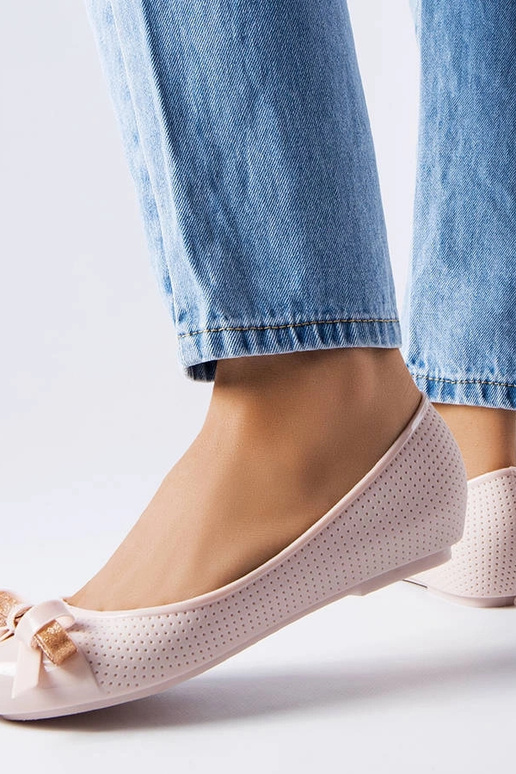 Ballerines beiges décorées d'un nœud...