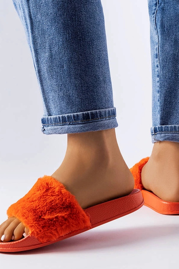 Tongs en fourrure orange... 2