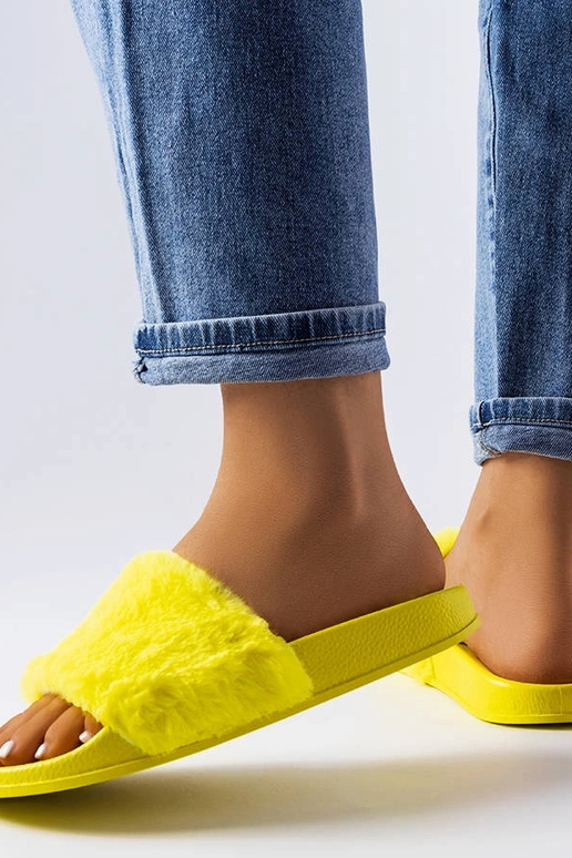 Tongs en fourrure jaune Raffaele