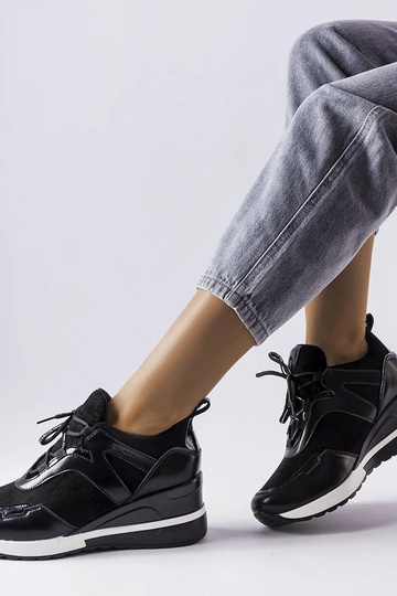 Baskets compensées noires...