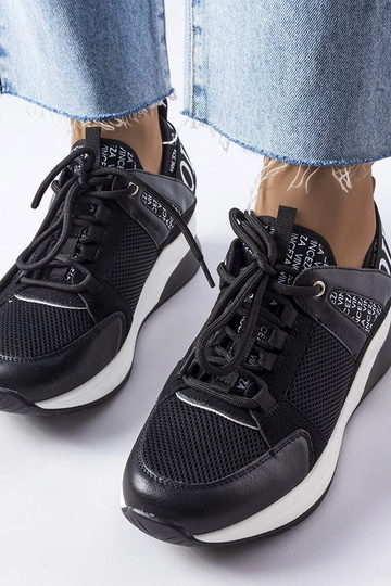 Baskets Vinceza noires et blanches 2