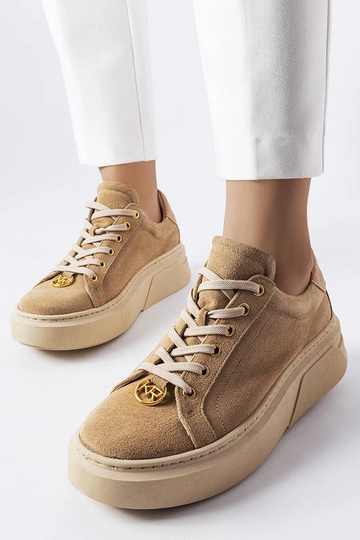 Baskets en daim couleur...