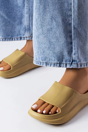 Pantoufles en caoutchouc...