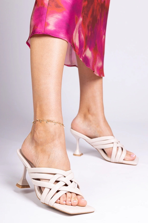 Chaussons élégants beiges à talon, «...