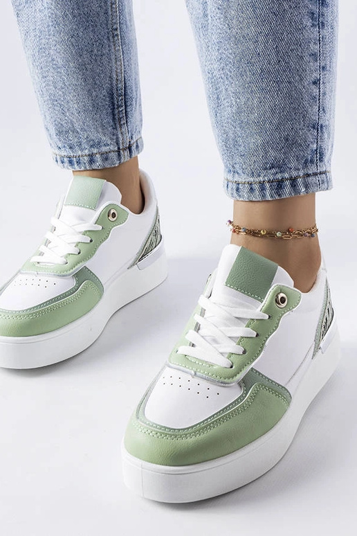 Baskets vertes sur la plateforme Tooele