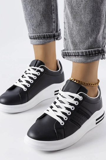 Baskets à plateforme noires...