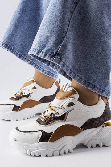 Baskets blanches à semelle...