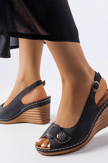 Sandales compensées... 2