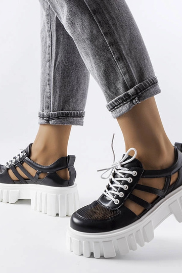 Bottines noires à semelle...