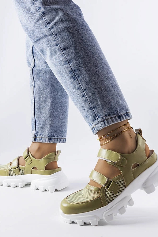 Baskets vertes avec une semelle Djurs... Baskets vertes avec une semelle Djurs...