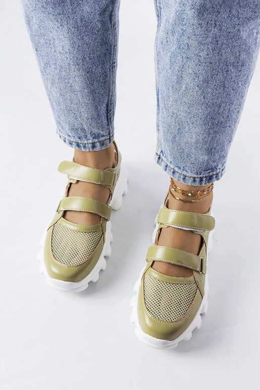 Baskets vertes avec une semelle Djurs... Baskets vertes avec une semelle Djurs...