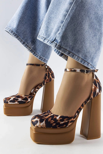 Escarpins à talons hauts...