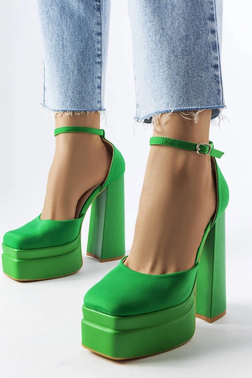 Talons verts sur haut talon, « Romines »