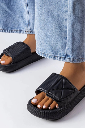 Tongs noires pour femme à semelle épaisse et tige ajustable Fabrice