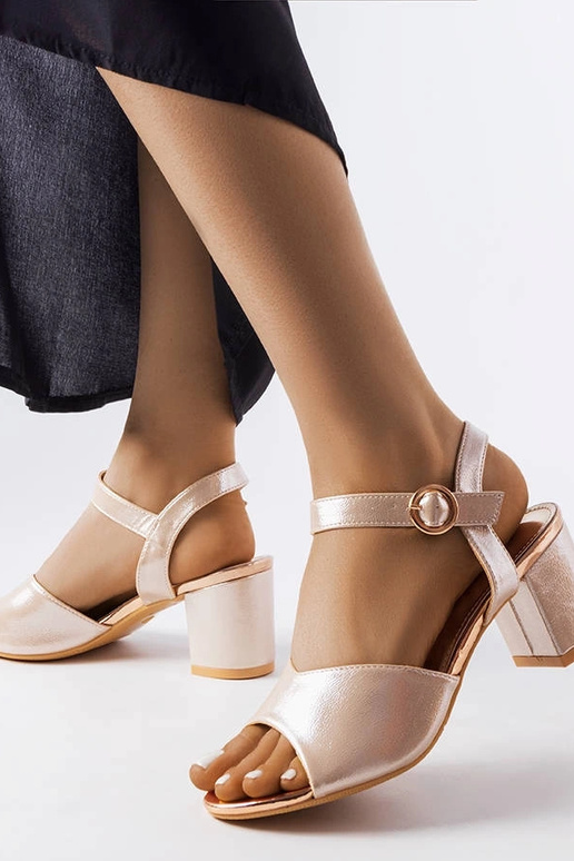 Sandales à talons dorées Vinceza