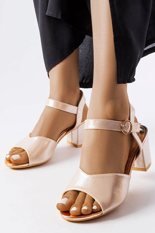 Sandales à talons dorées Vinceza