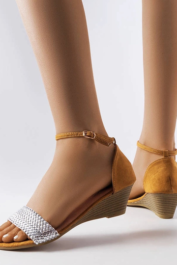 Sandales compensées...