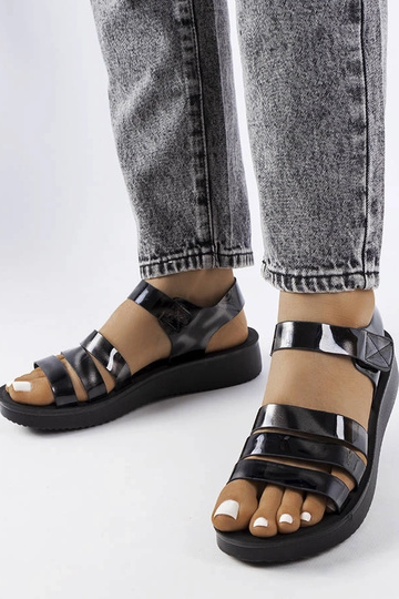 Sandales compensées en cuir...