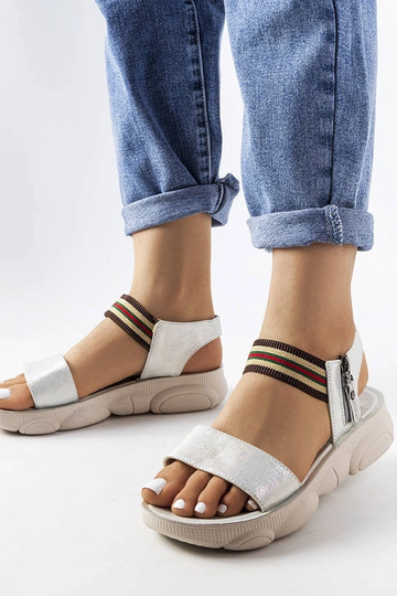 Sandales de sport...