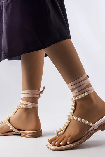 Sandales beiges avec perles... 2