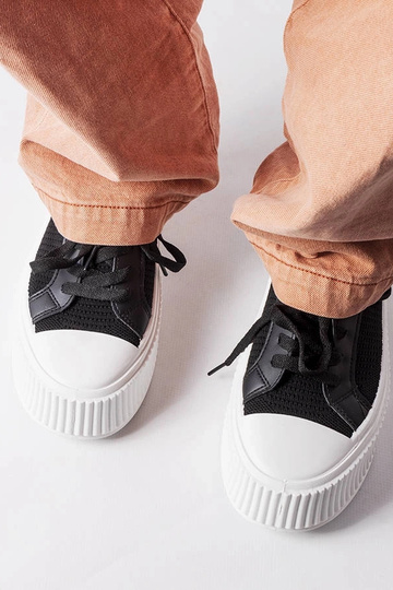 Baskets en tissu noir sur... 2