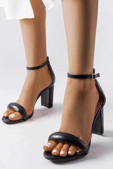 Sandales à talons carrés Hane noires 2