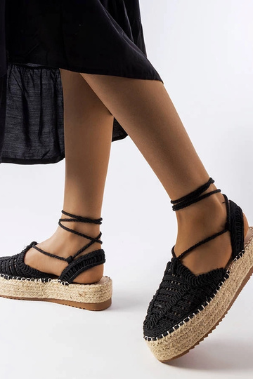 Espadrilles à lacets...