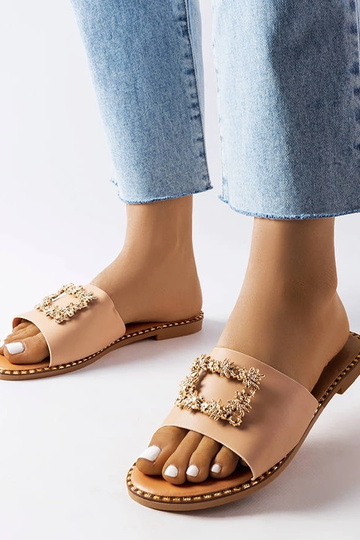Chaussons couleur sable avec décoration, « Miriama »