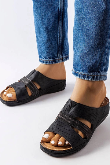 Tongs compensées légères noires Oliwia 2