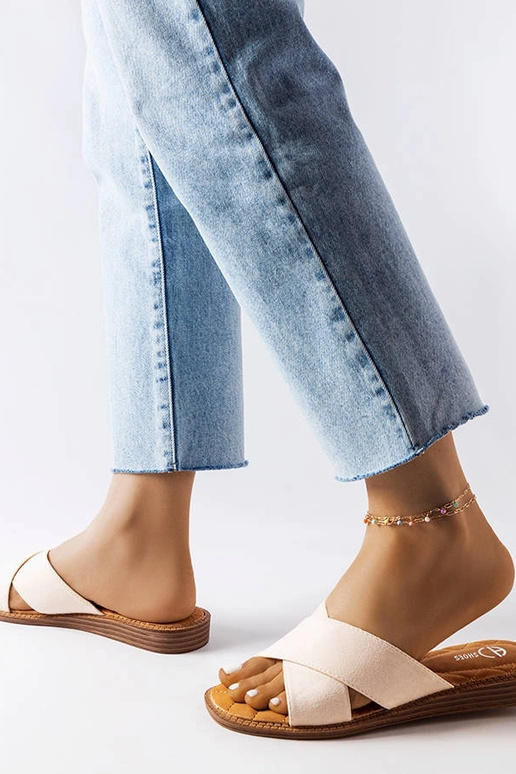 Chaussons couleur sable, « Tiana »