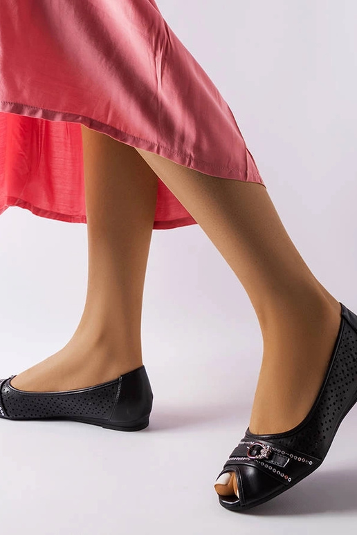 Ballerines noires ajourées avec...