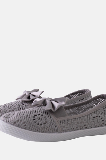 Ballerines ajourées grises...