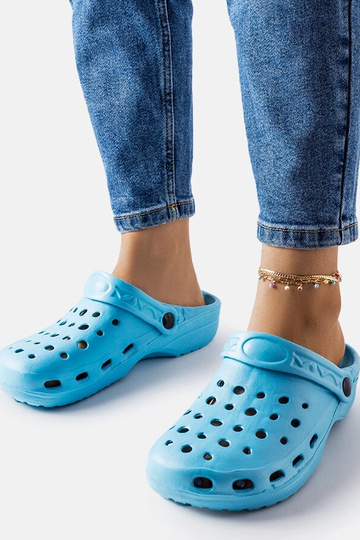 Chaussons fermés en mousse... 2