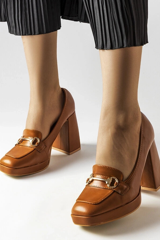 Escarpins marron à talon géométrique... Escarpins marron à talon géométrique...