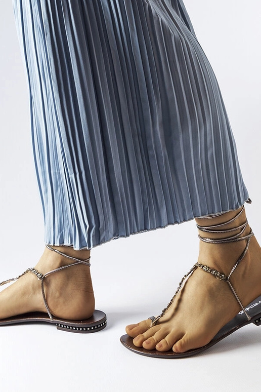 Sandales gris foncé avec zircons Troghi Sandales gris foncé avec zircons Troghi