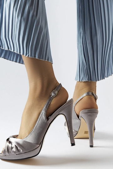 Sandales à talons hauts Crispina gris clair 2