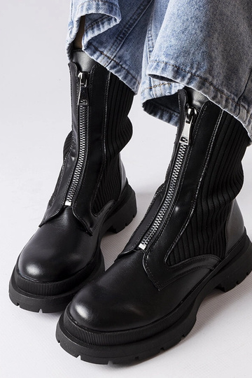 Bottines chaussettes noires... 2