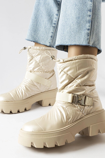 Bottes de neige vernies...